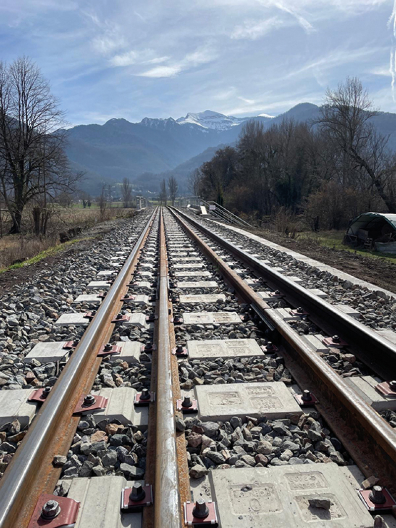 Un chantier ferroviaire multimétier à contraintes multiples