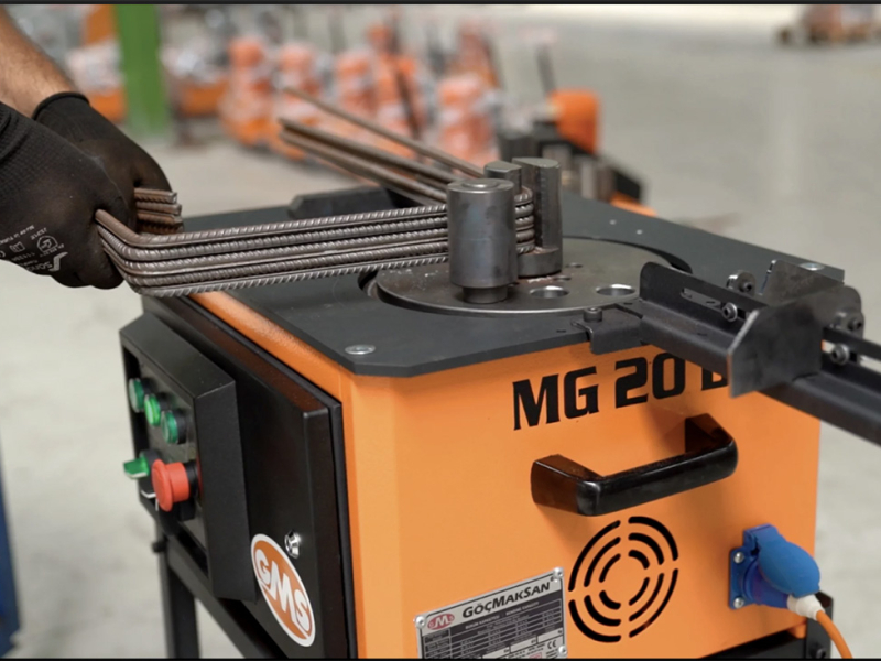 Une cintreuse GMS électrique portative pour barres d'armature