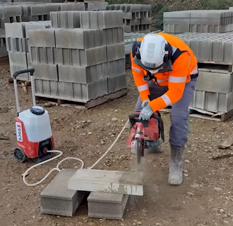 Passage à la tronçonneuse électrique : un accident grave peut tout changer