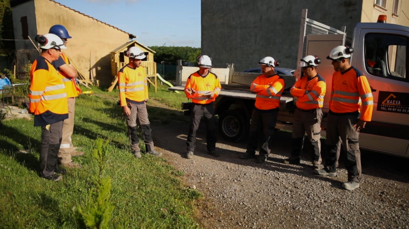 Manager la santé et la sécurité au travail avec les principes directeurs ILO-OSH de l'OIT ou le guide européen pour la construction FIEC/FETBB
