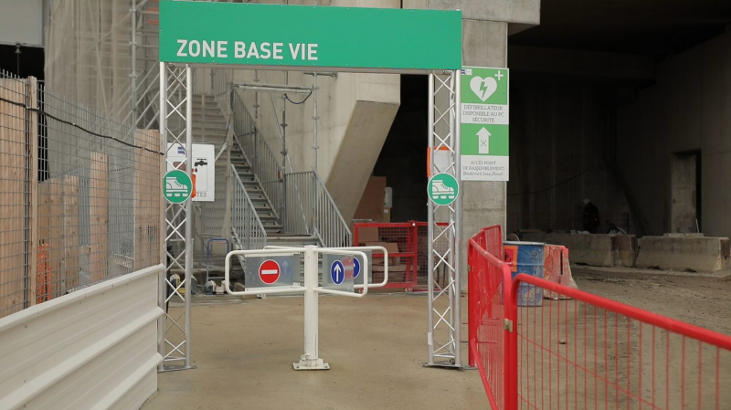 La signalisation et la circulation participent à l'accueil sur les chantiers.