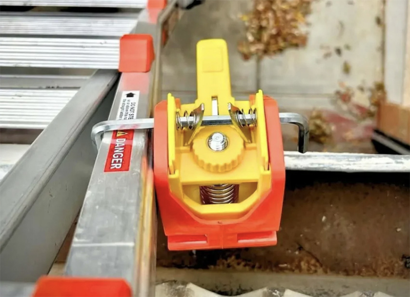 Actu Dispositif de sécurité pour échelles Lock Jaw (détail)