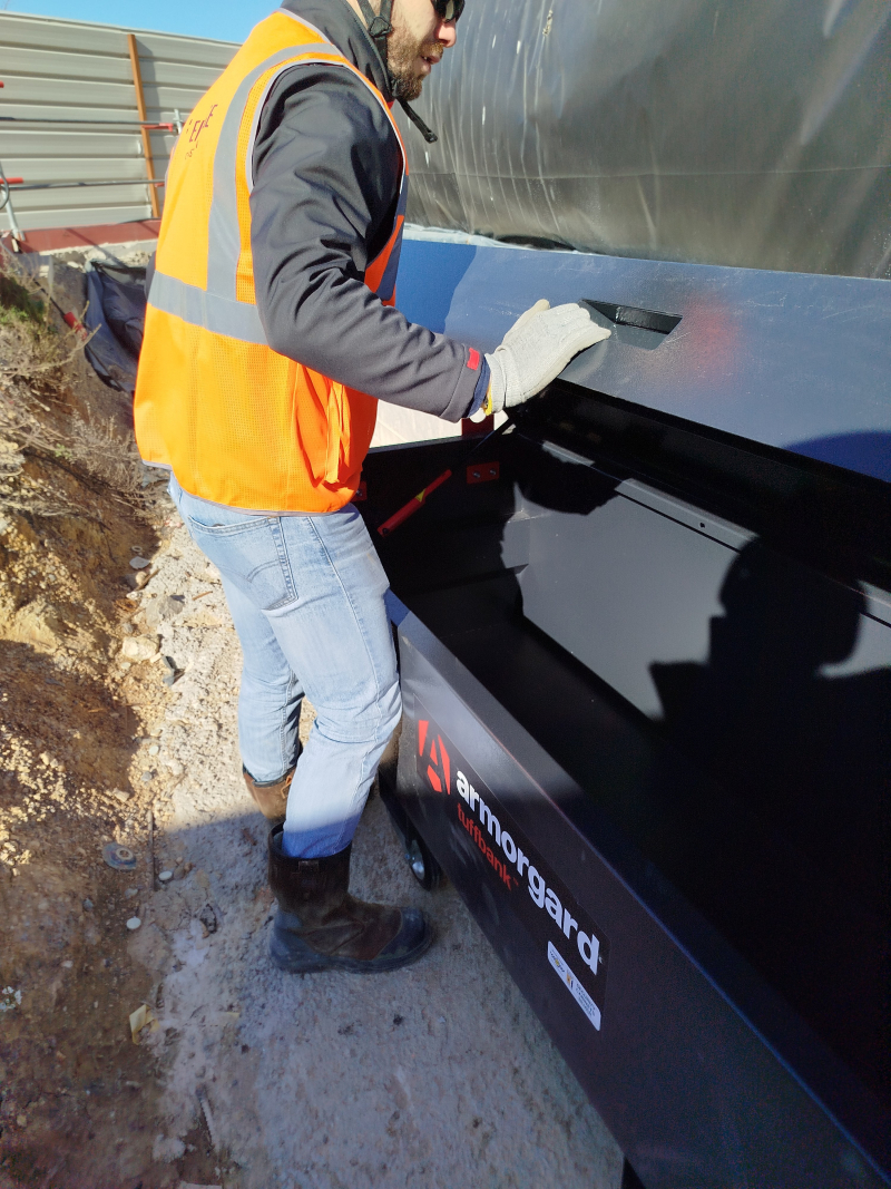 Coffre de chantier système couvercle SlamStop