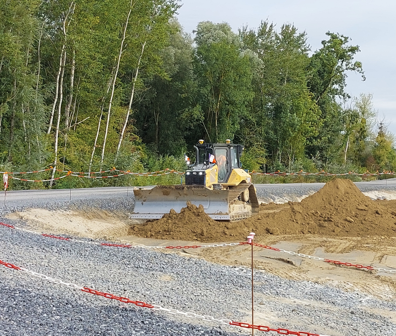 Drapeau indicateur de vent sur les engins de TP