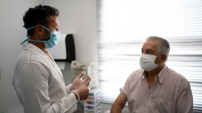 Coronavirus, les collaborateurs vulnérables à risque de forme grave de Covid-19