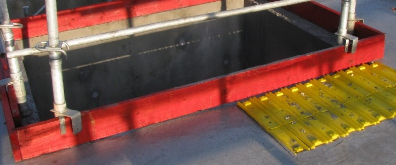 S15558 - Support de plinthe