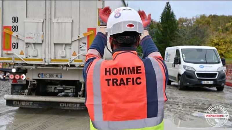 Homme trafic sur chantier : maillon essentiel de la prévention