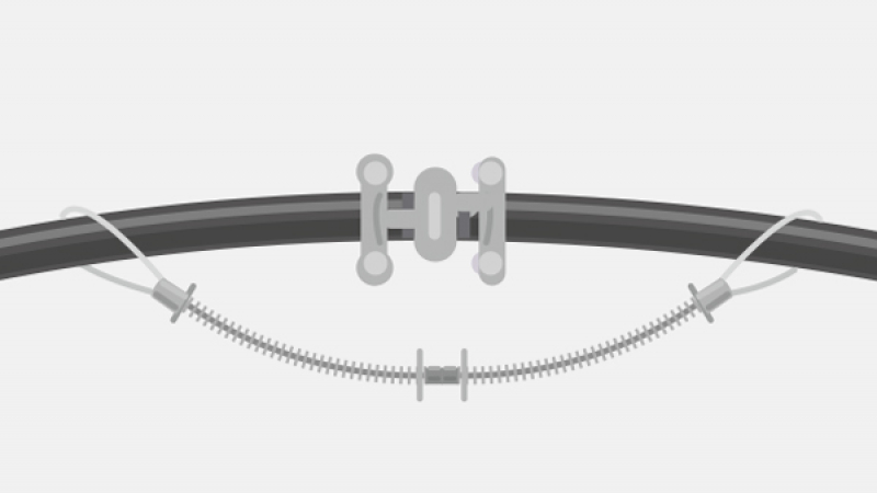 Raccorder des flexibles avec un câble anti-coup de fouet