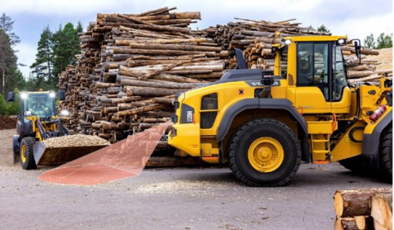 S19065 - Un système d’atténuation des collisions en marche arrière sur une chargeuse sur pneus