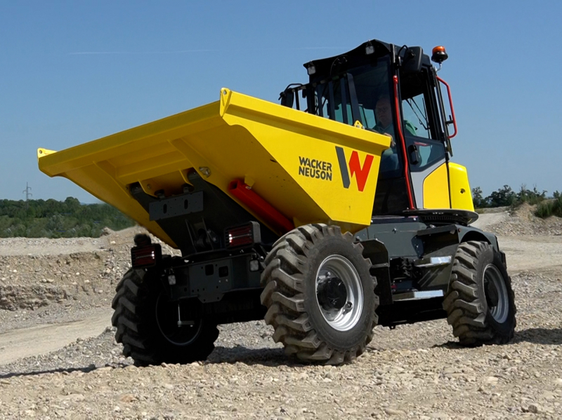 Moto-basculeur (Dumper) avec cabine pivotante