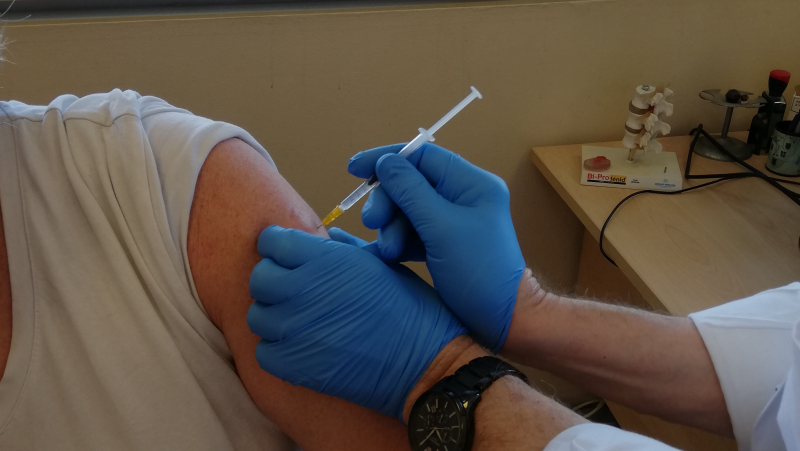 Vaccination dans les services de santé au travail : reportage à Vallauris