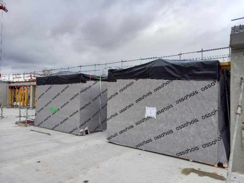 S2293-Modules sanitaires Ossabois préfabriqués livrés à chaque étage