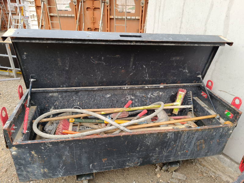 Coffre de chantier système couvercle SlamStop