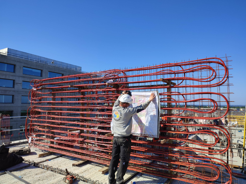 Livraison sur des racks métalliques